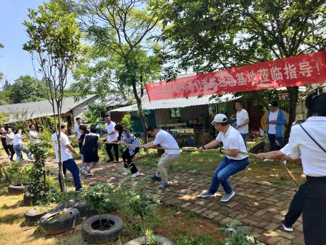 丰城华英公司组织开展团建活动提升团队凝聚力