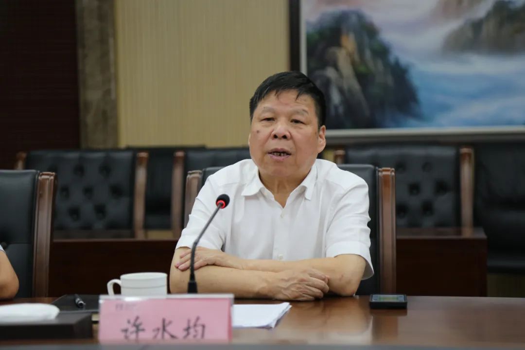 提供发展平台，助力成材圆梦---华英公司举办2023年大学生员工慰问座谈活动